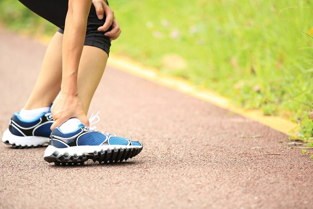 Running shoes with heel support