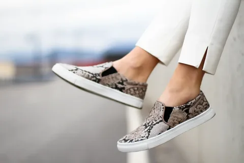 Diabetic shoes for women