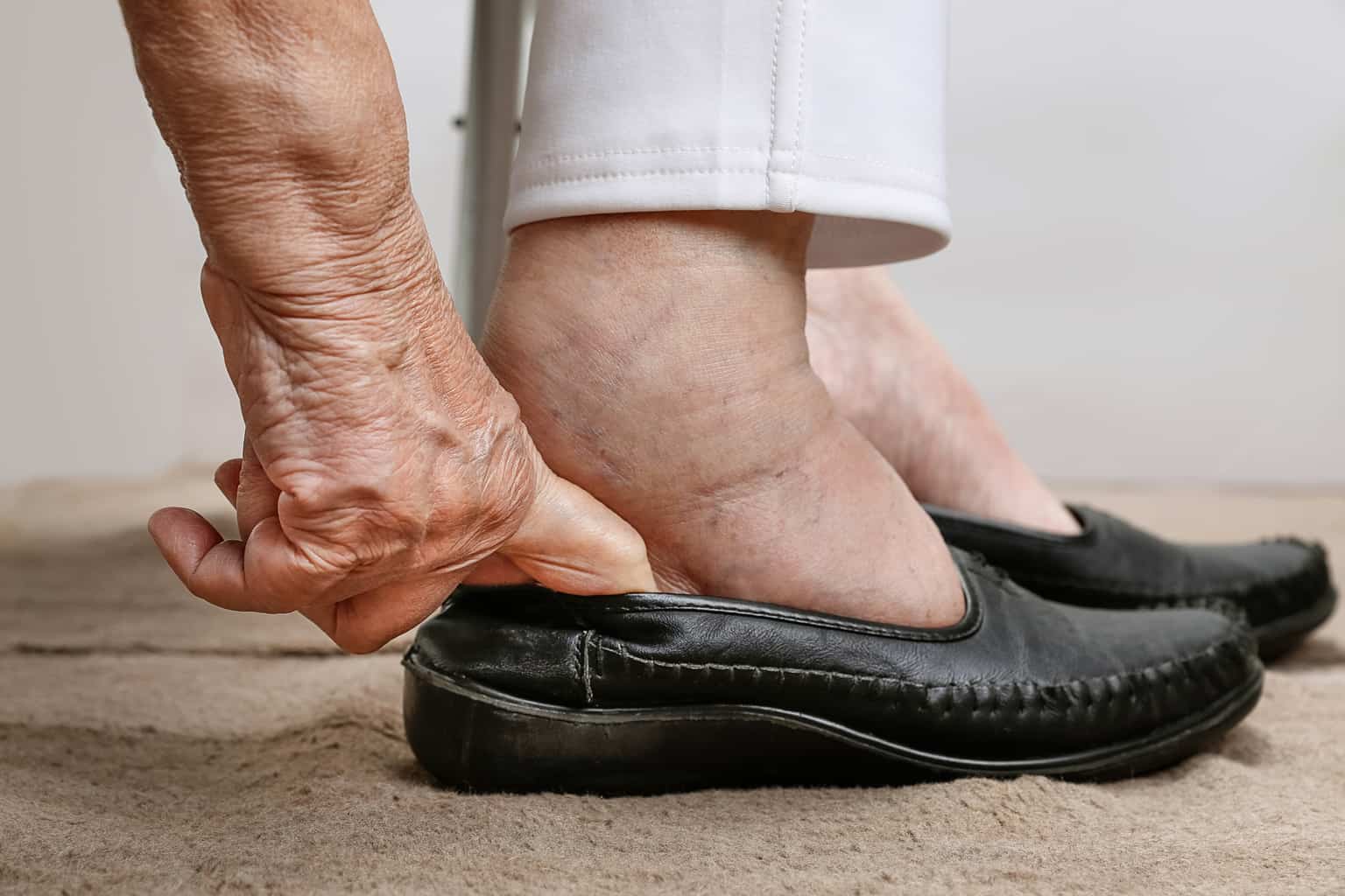  safe slippers for elderly